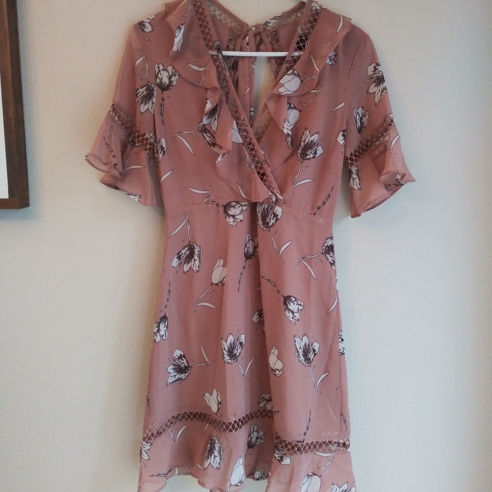 Bardot | NWOT — Rose Pink Floral Dress, Lined with Open Back & cutouts, Size 6